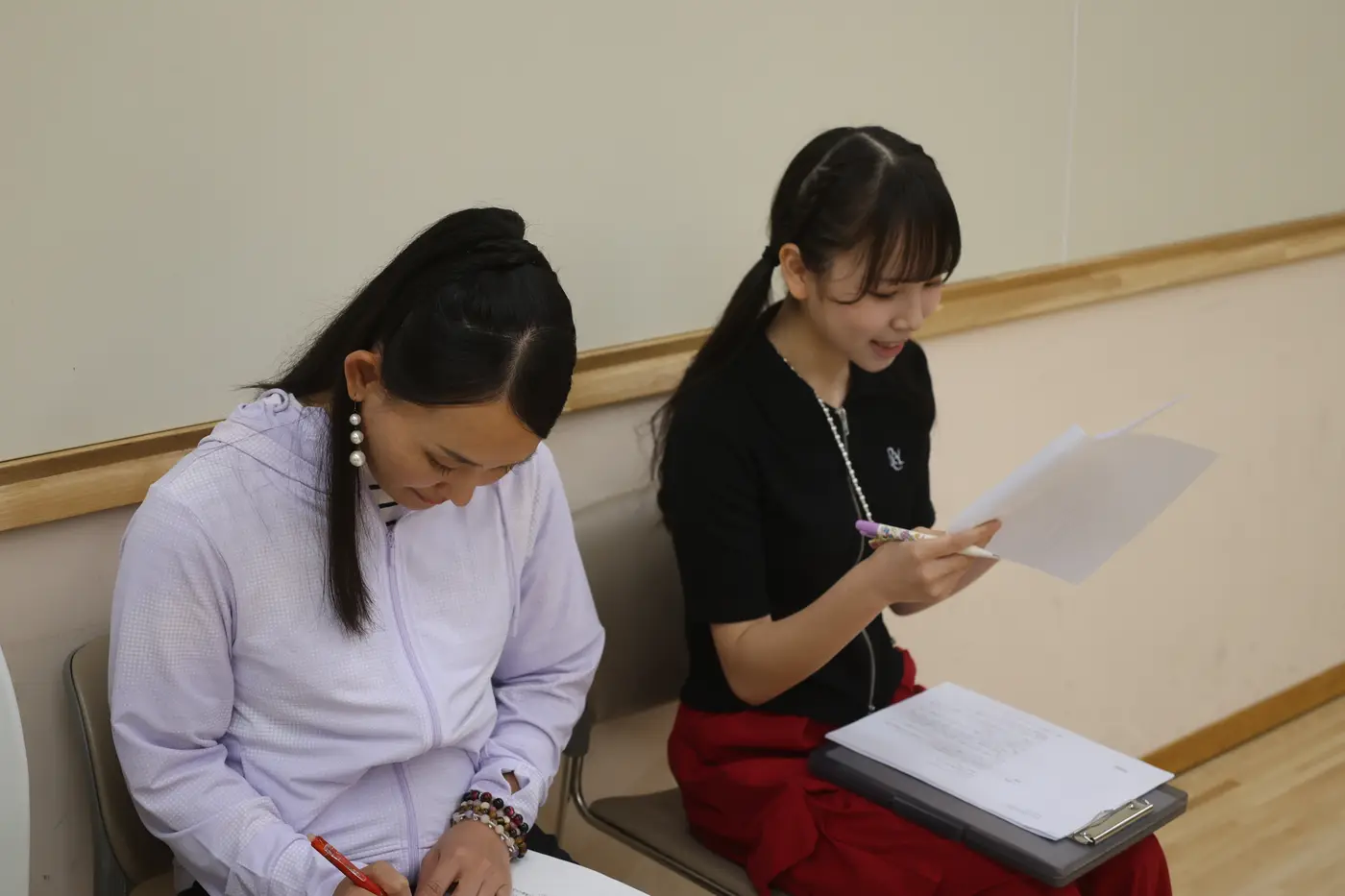 台本に書き込む出演者